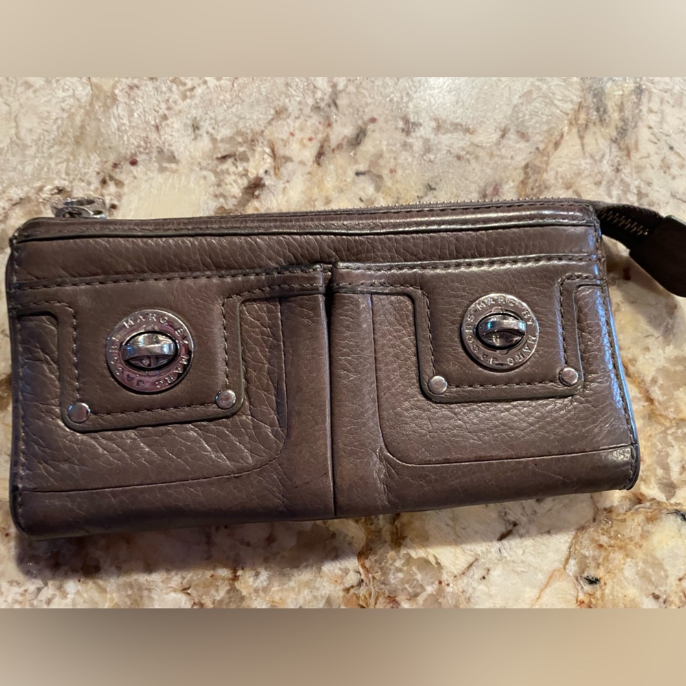 Marc Jacobs Turnlock Leather Wallet